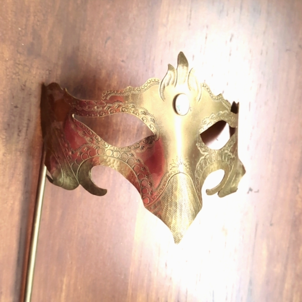 Antique metal mascarade mask - Picture 2 of 7